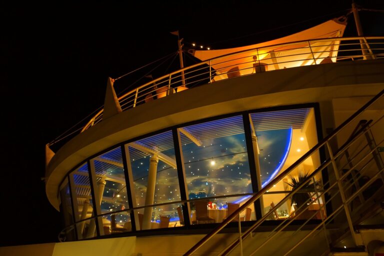 rhae-cruise-778537_1280